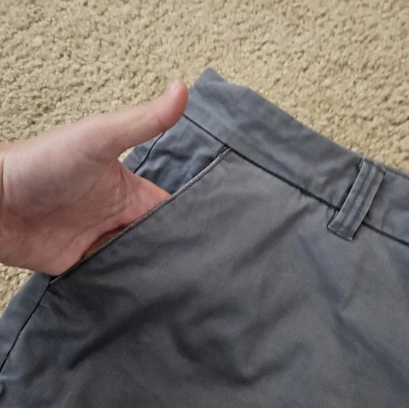 Magellan Outdoors Women's Size 18 Gray Shorts with Pockets - Picture 9 of 14